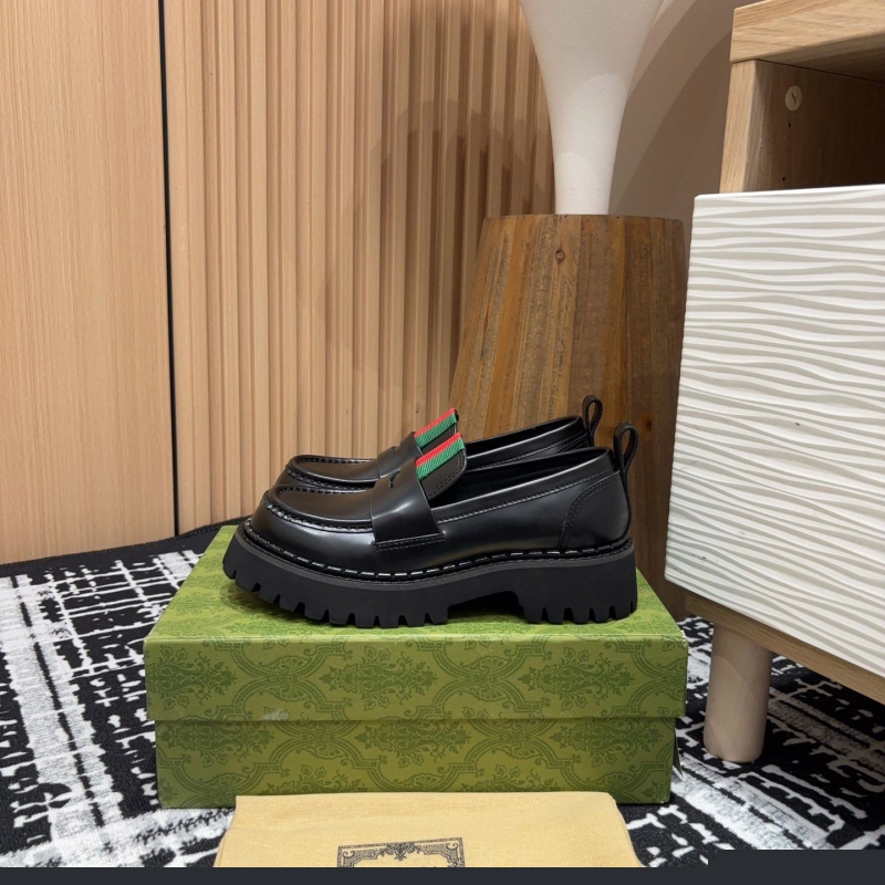 G*u*i leather shoes